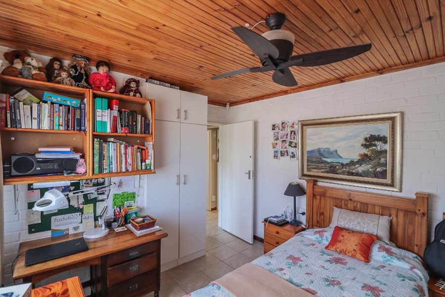 4 Bedroom Property for Sale in De Kelders Western Cape